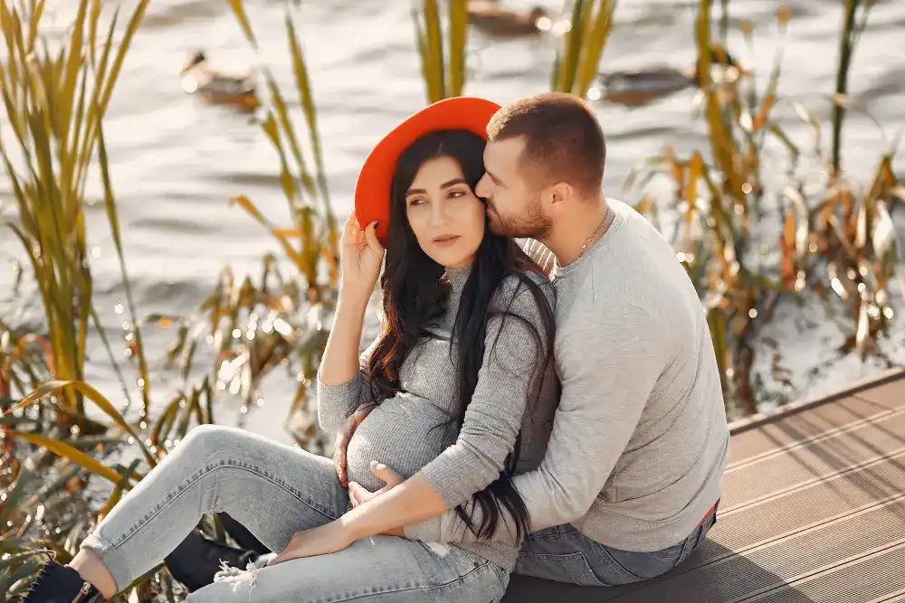 Maternity Shoot in Hat